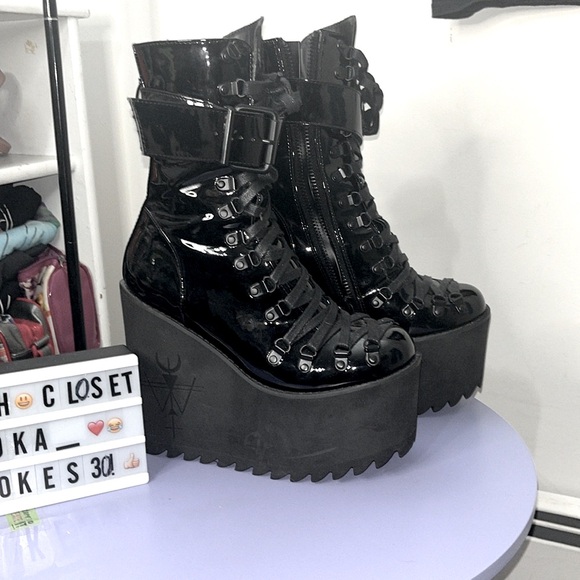 Dolls Kill Shoes - ✨🆕Dolls Kill X Widow BN NEVER WORN!Size 8 SHINY Black Traitor Boots!BNIB!🖤
